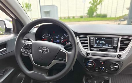 Hyundai Solaris II рестайлинг, 2021 год, 1 335 000 рублей, 20 фотография
