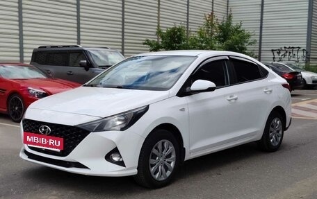 Hyundai Solaris II рестайлинг, 2021 год, 1 335 000 рублей, 15 фотография