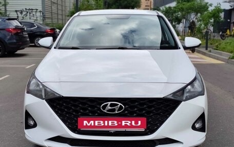 Hyundai Solaris II рестайлинг, 2021 год, 1 335 000 рублей, 10 фотография