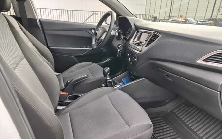 Hyundai Solaris II рестайлинг, 2021 год, 1 335 000 рублей, 31 фотография