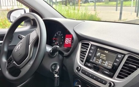 Hyundai Solaris II рестайлинг, 2021 год, 1 335 000 рублей, 24 фотография