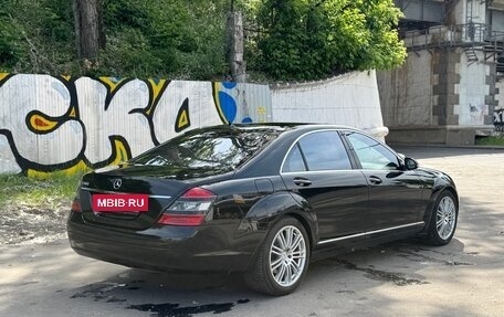 Mercedes-Benz S-Класс, 2006 год, 1 800 000 рублей, 2 фотография
