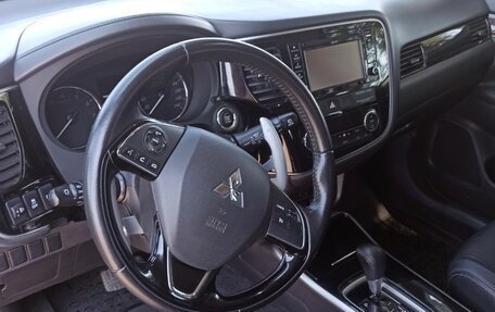 Mitsubishi Outlander III рестайлинг 3, 2017 год, 2 000 000 рублей, 1 фотография