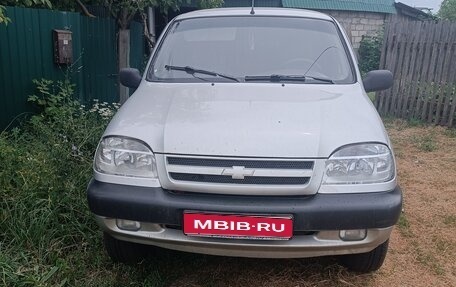 Chevrolet Niva I рестайлинг, 2003 год, 290 000 рублей, 1 фотография