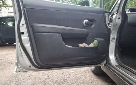 Nissan Tiida, 2011 год, 550 000 рублей, 10 фотография