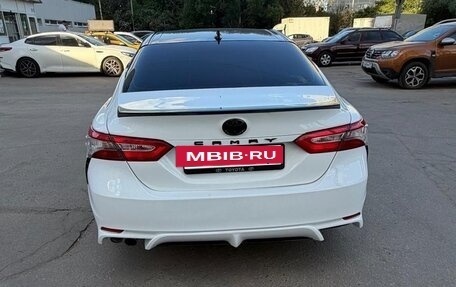 Toyota Camry, 2020 год, 2 950 000 рублей, 4 фотография