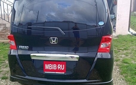 Honda Freed I, 2010 год, 1 110 000 рублей, 2 фотография