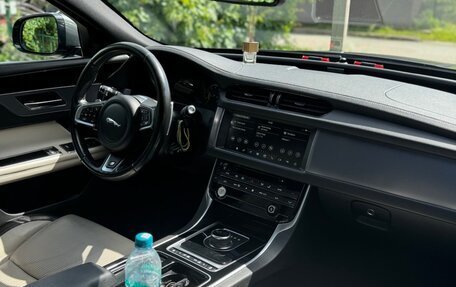 Jaguar XF II, 2017 год, 2 090 000 рублей, 7 фотография