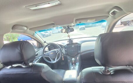 Chevrolet Cruze II, 2010 год, 600 000 рублей, 3 фотография