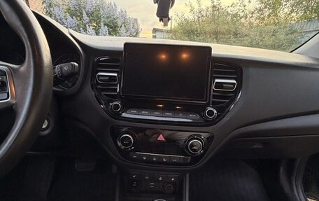 Hyundai Solaris II рестайлинг, 2022 год, 1 700 000 рублей, 7 фотография