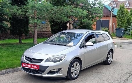 Opel Astra J, 2013 год, 790 000 рублей, 2 фотография