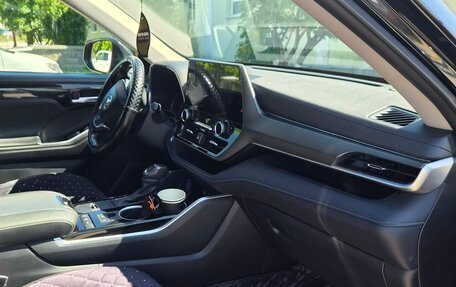 Toyota Highlander, 2022 год, 5 000 000 рублей, 8 фотография