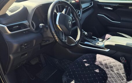 Toyota Highlander, 2022 год, 5 000 000 рублей, 12 фотография