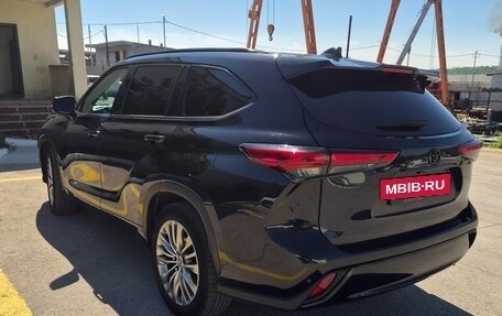 Toyota Highlander, 2022 год, 5 000 000 рублей, 7 фотография