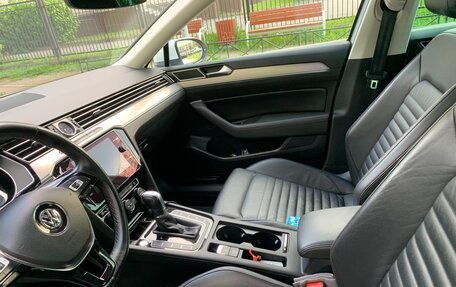 Volkswagen Passat B8 рестайлинг, 2018 год, 2 600 000 рублей, 9 фотография