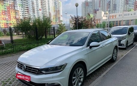 Volkswagen Passat B8 рестайлинг, 2018 год, 2 600 000 рублей, 4 фотография