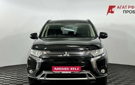 Mitsubishi Outlander III рестайлинг 3, 2021 год, 2 100 000 рублей, 3 фотография