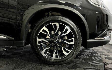 Mitsubishi Outlander III рестайлинг 3, 2021 год, 2 100 000 рублей, 23 фотография