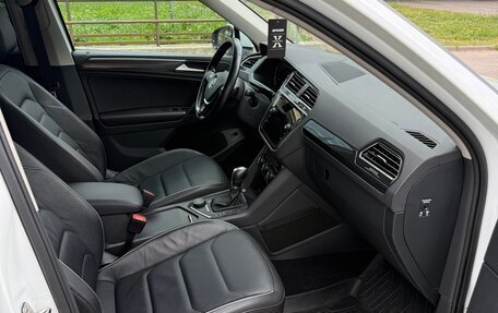 Volkswagen Tiguan II, 2019 год, 3 400 000 рублей, 23 фотография
