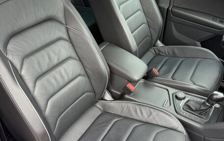 Volkswagen Tiguan II, 2019 год, 3 400 000 рублей, 24 фотография