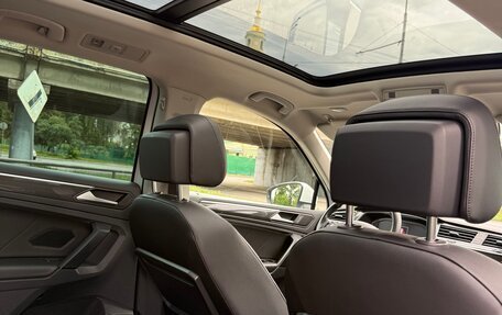 Volkswagen Tiguan II, 2019 год, 3 400 000 рублей, 33 фотография