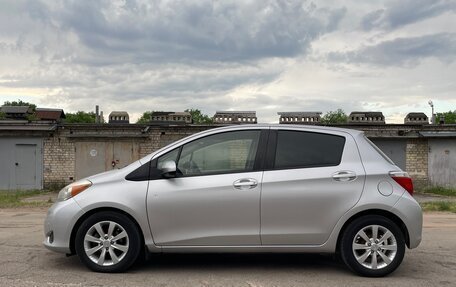Toyota Yaris III рестайлинг, 2012 год, 1 100 000 рублей, 3 фотография