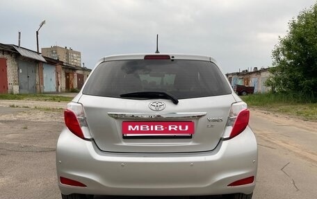 Toyota Yaris III рестайлинг, 2012 год, 1 100 000 рублей, 5 фотография