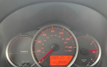 Toyota Yaris III рестайлинг, 2012 год, 1 100 000 рублей, 12 фотография