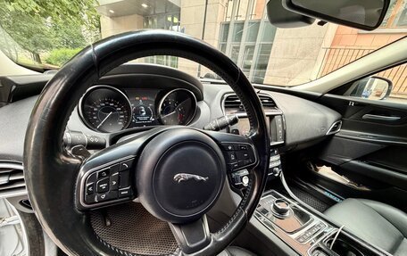Jaguar XE I рестайлинг, 2018 год, 2 169 000 рублей, 12 фотография