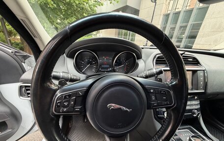 Jaguar XE I рестайлинг, 2018 год, 2 169 000 рублей, 11 фотография