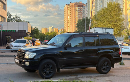 Toyota Land Cruiser 100 рестайлинг 2, 2005 год, 1 750 000 рублей, 2 фотография