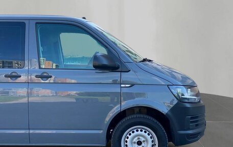 Volkswagen Caravelle T6 рестайлинг, 2019 год, 2 650 000 рублей, 6 фотография