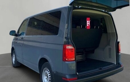 Volkswagen Caravelle T6 рестайлинг, 2019 год, 2 650 000 рублей, 8 фотография