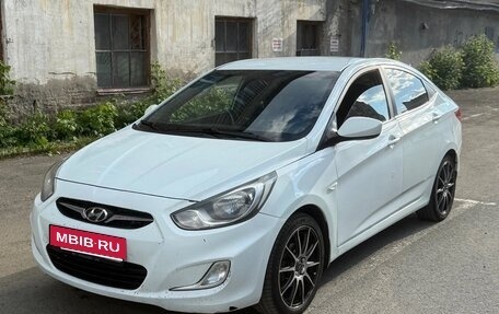 Hyundai Solaris II рестайлинг, 2012 год, 730 000 рублей, 3 фотография
