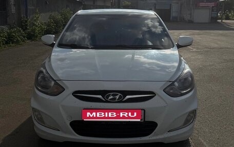 Hyundai Solaris II рестайлинг, 2012 год, 730 000 рублей, 2 фотография
