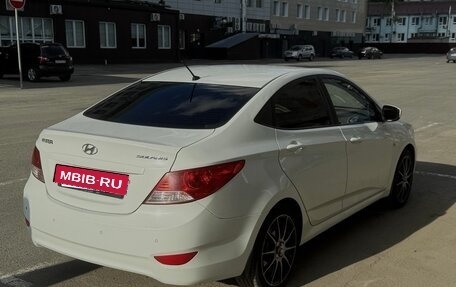Hyundai Solaris II рестайлинг, 2012 год, 730 000 рублей, 5 фотография
