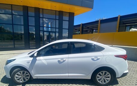 Hyundai Solaris II рестайлинг, 2021 год, 1 500 000 рублей, 6 фотография
