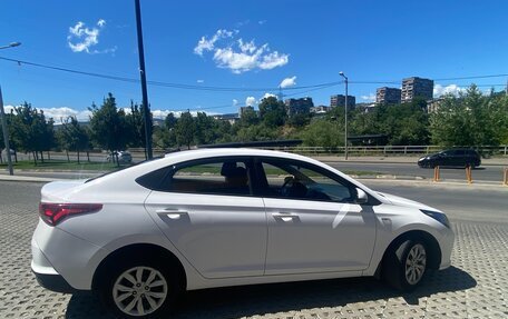 Hyundai Solaris II рестайлинг, 2021 год, 1 500 000 рублей, 8 фотография