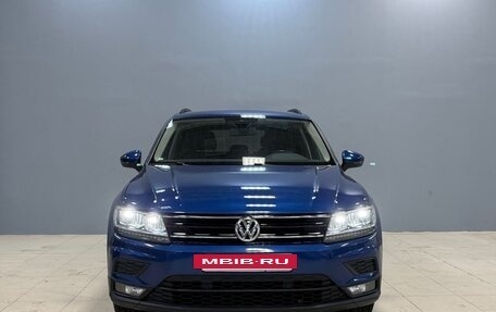 Volkswagen Tiguan II, 2020 год, 2 100 000 рублей, 2 фотография