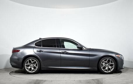 Alfa Romeo Giulia II, 2018 год, 3 300 000 рублей, 4 фотография