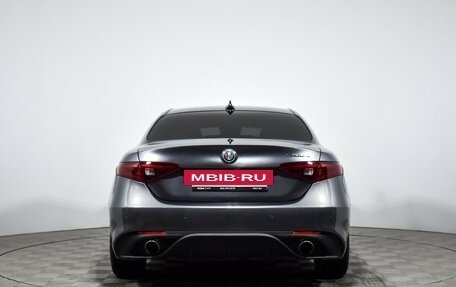Alfa Romeo Giulia II, 2018 год, 3 300 000 рублей, 7 фотография