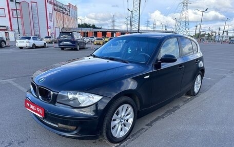BMW 1 серия, 2011 год, 650 000 рублей, 1 фотография