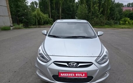 Hyundai Solaris II рестайлинг, 2013 год, 600 000 рублей, 1 фотография