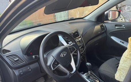 Hyundai Solaris II рестайлинг, 2011 год, 650 000 рублей, 10 фотография