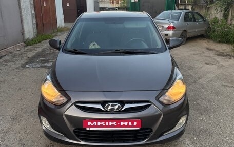 Hyundai Solaris II рестайлинг, 2011 год, 650 000 рублей, 8 фотография