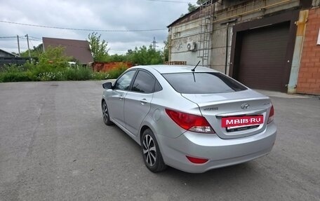 Hyundai Solaris II рестайлинг, 2013 год, 600 000 рублей, 4 фотография