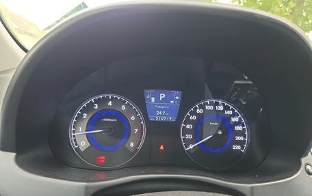 Hyundai Solaris II рестайлинг, 2013 год, 600 000 рублей, 11 фотография