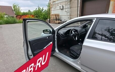 Hyundai Solaris II рестайлинг, 2013 год, 600 000 рублей, 10 фотография