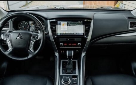 Mitsubishi Pajero Sport III рестайлинг, 2020 год, 4 000 000 рублей, 11 фотография