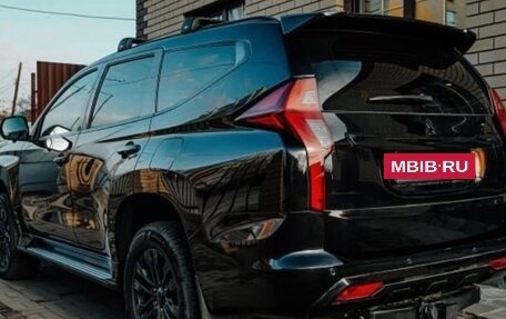 Mitsubishi Pajero Sport III рестайлинг, 2020 год, 4 000 000 рублей, 2 фотография
